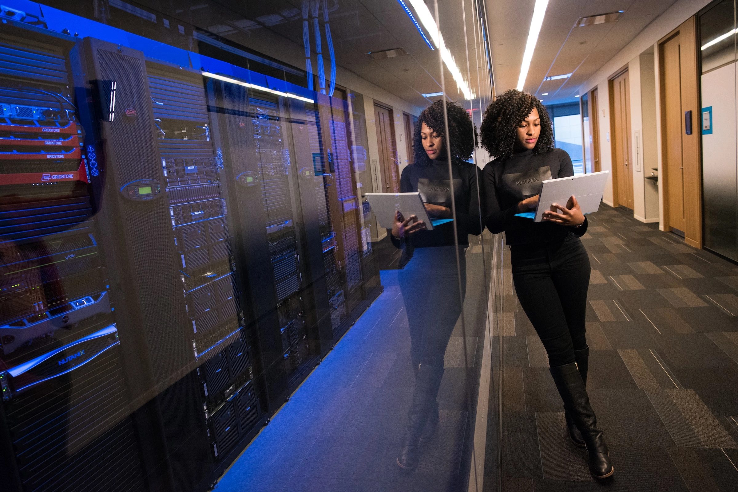 Edge Computing and 5G: Transforming Industry in 2023 and Beyond Edge Computing and 5G: Transforming Industry in 2023 and Beyond