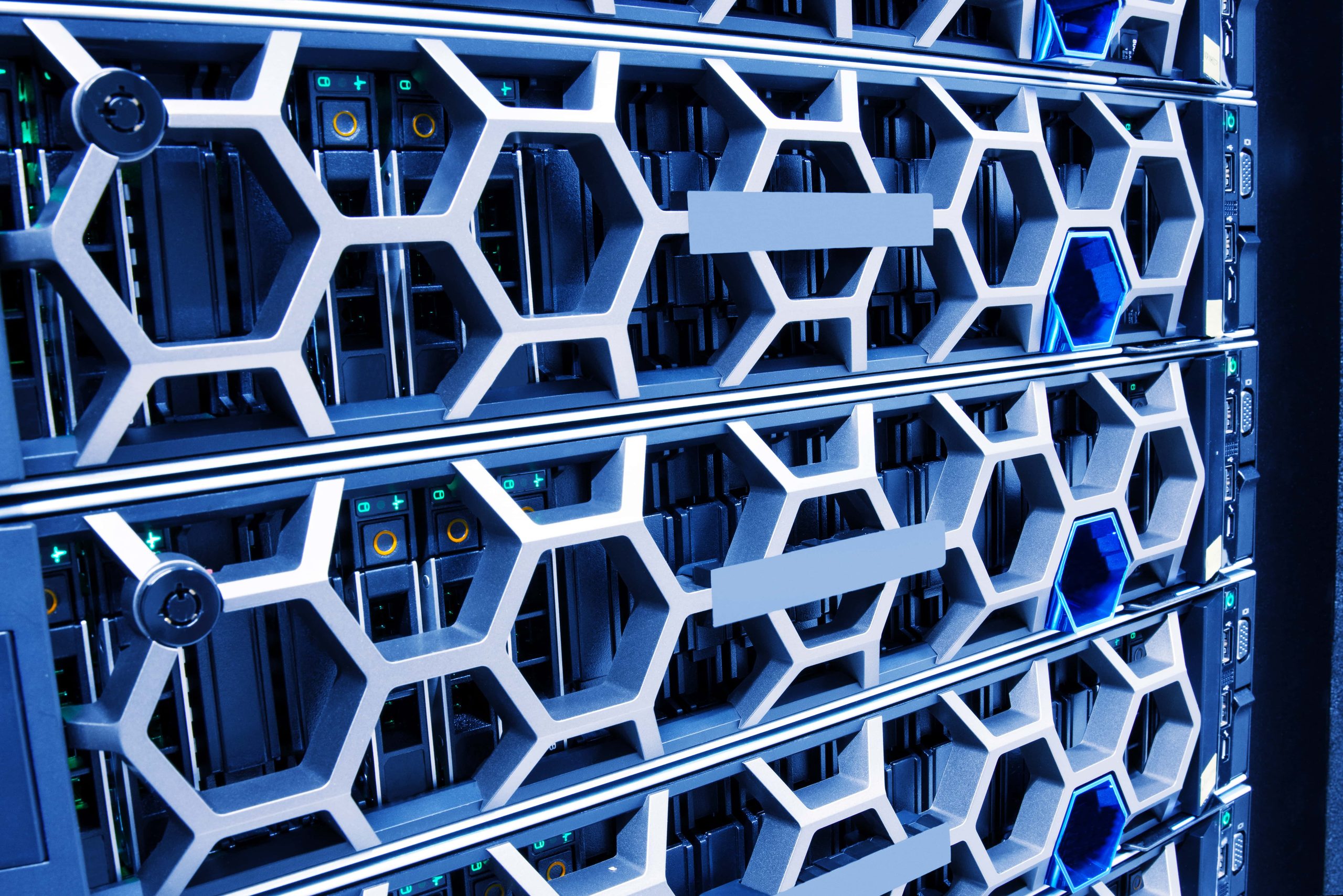 High-Performance AI Servers: Accelerate Business Development with Semifly Marketplace